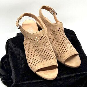 Franco Sarto Womens Tan Sandals Size 7.5